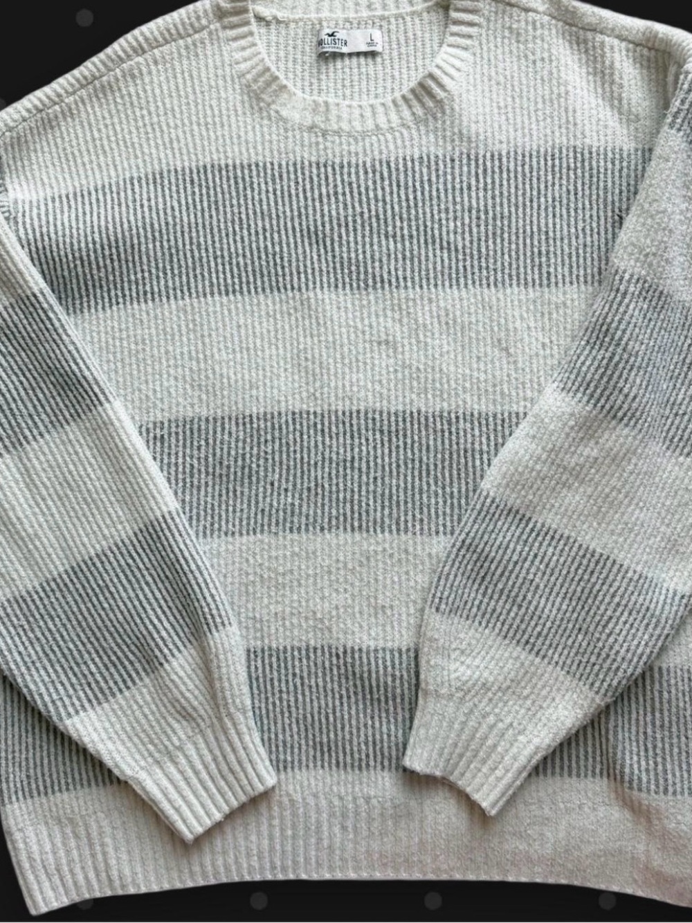 Hollister Men’s Crewneck Sweater in Gray & Cream Stripes